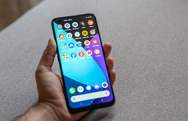Realme-6-Pro-front-with-display-1340x754.jpg