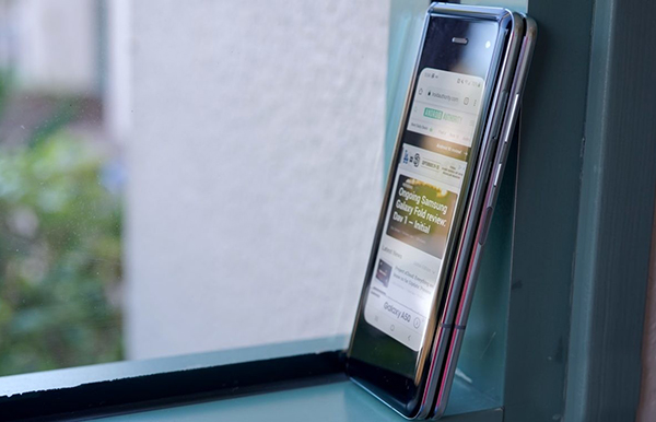 Samsung-Galaxy-Fold-Review-window-sill.jpeg