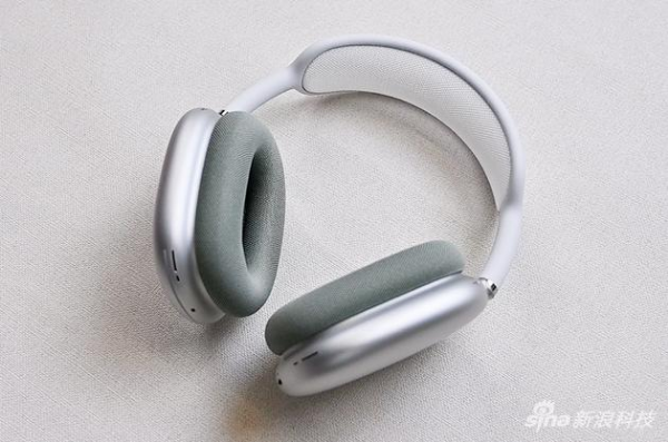 AirPods Max苹果头戴式无线耳机也可以购买不同颜色的耳罩搭配